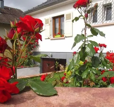 Room,chambre Privee Chez L'habitant,parking Voiture Devant La Maison,garage Moto Et Velo