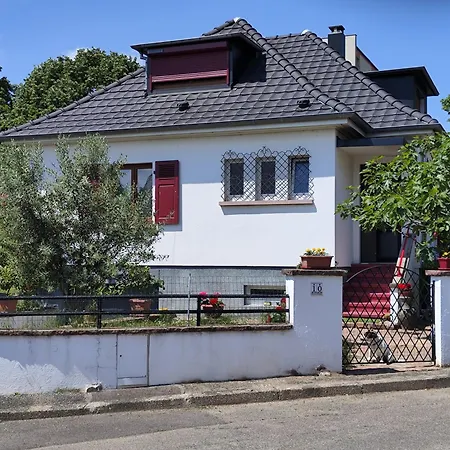 منزل للإقامة Room,chambre Privee Chez L'habitant,parking Voiture Devant La Maison,garage Moto Et Velo, Petit Dejeuner