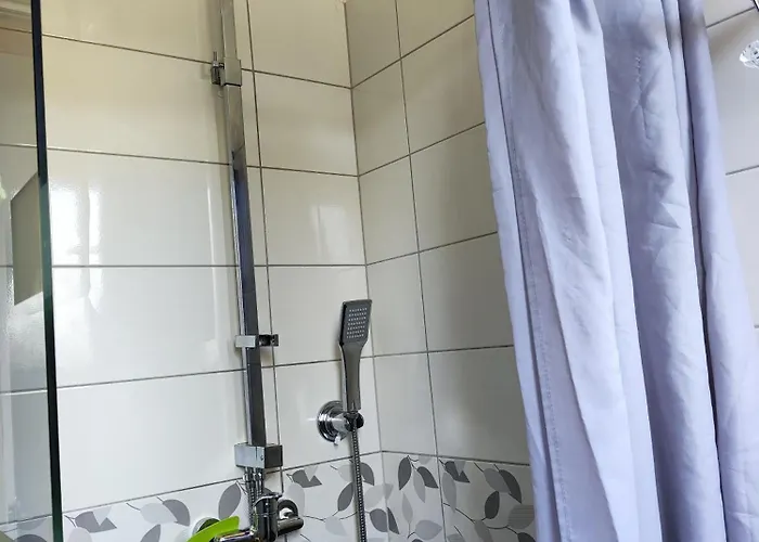 منزل للإقامة Room,chambre Privee Chez L'habitant,parking Voiture Devant La Maison,garage Moto Et Velo كولمار