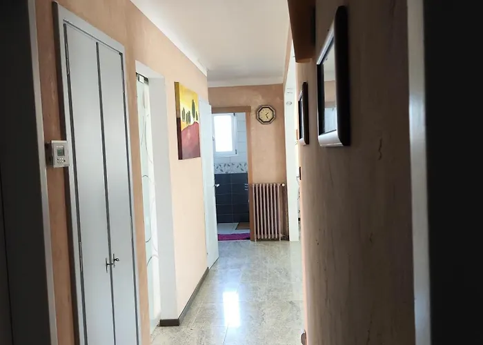 Room,chambre Privee Chez L'habitant,parking Voiture Devant La Maison,garage Moto Et Velo * كولمار